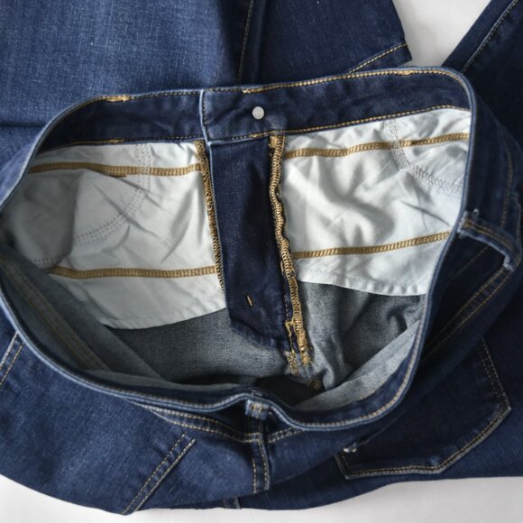 Embroidered Ankle Jeans - Picture 8 of 8